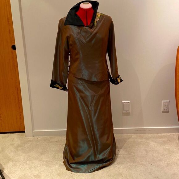 Mother of the bride dress/Evening Gown perfect for Weddings and New Years Gala - Picture 1 of 8